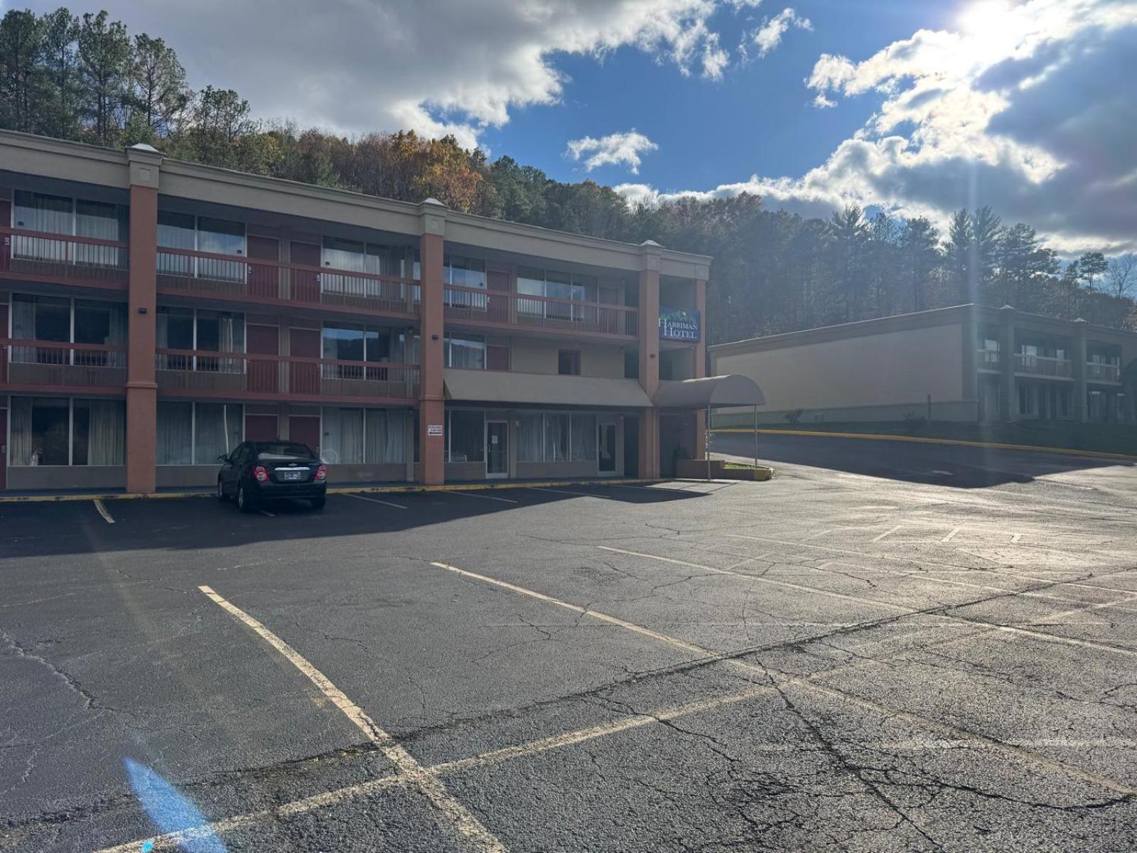 Oyo Hotel Harriman Near I-40 Exterior foto